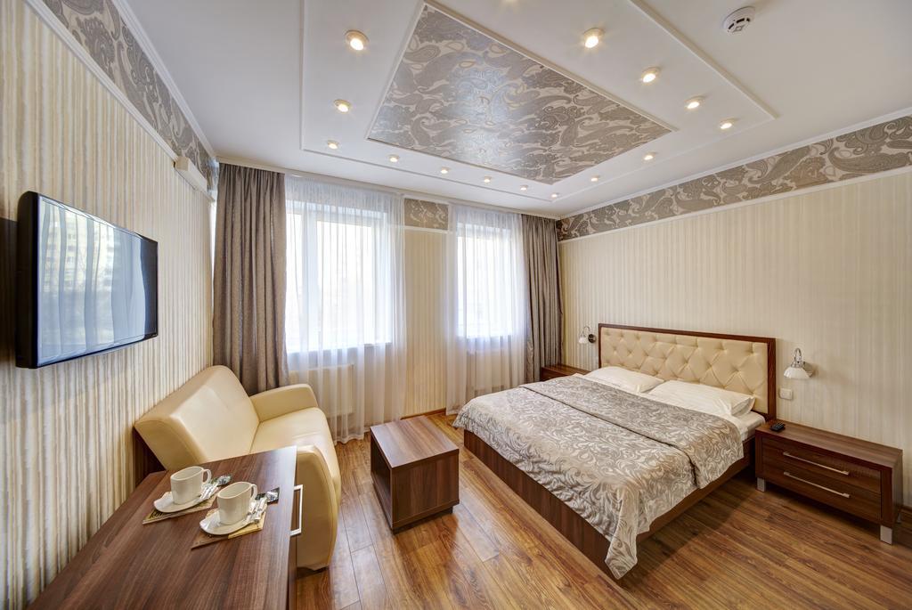 לבוב Three Crowns Hotel חדר תמונה