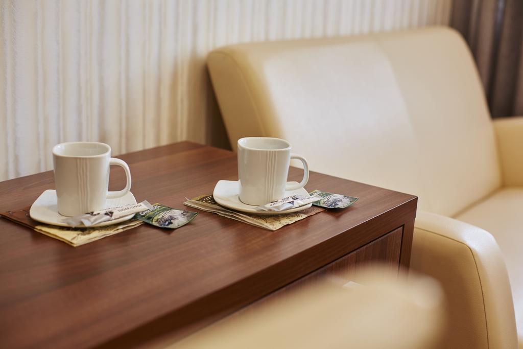 לבוב Three Crowns Hotel חדר תמונה