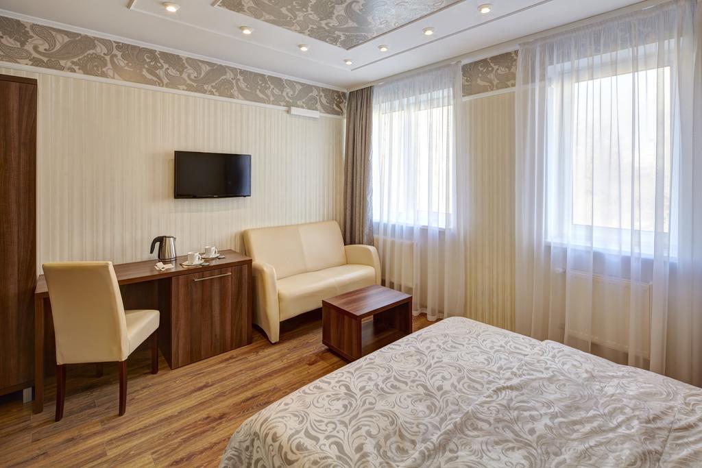 לבוב Three Crowns Hotel חדר תמונה