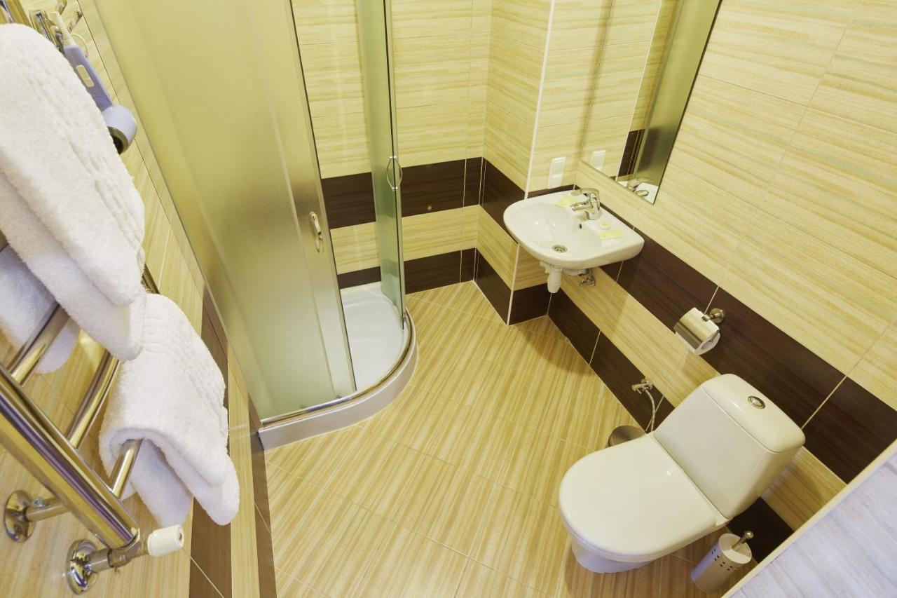 לבוב Three Crowns Hotel חדר תמונה